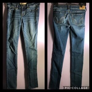 Hollister super skinny jeans size 3R medium wash low rise